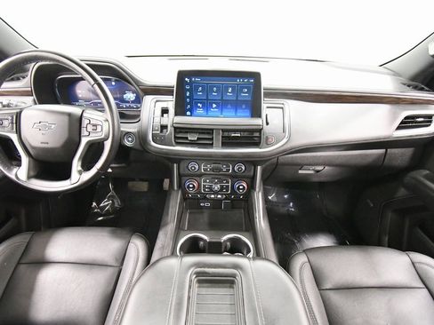 Used 2022 Chevrolet Suburban Z71 image 3