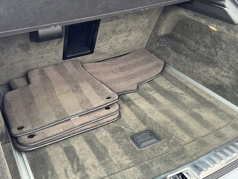 Certified 2023 Bentley Bentayga Extended Wheelbase image 22