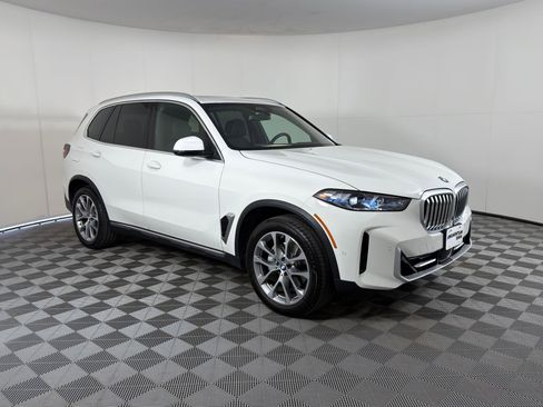Used 2026 BMW X5 sDrive40i w/ Climate Comfort Package image 7