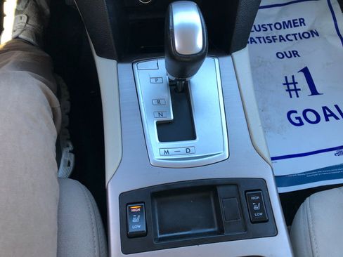 Used 2013 Subaru Outback 2.5i Premium w/ All-Weather Pkg image 17