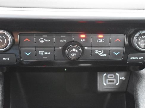 Used 2025 Jeep Compass Limited AWD/4WD image 27
