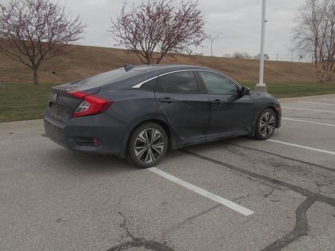 Used 2016 Honda Civic EX-L image 2