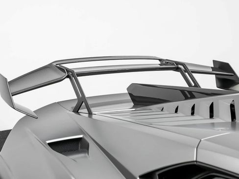 Used 2022 Lamborghini Huracan STO RWD image 41