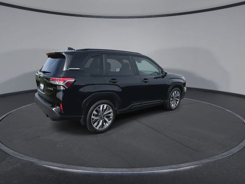 Used 2025 Subaru Forester Touring image 9