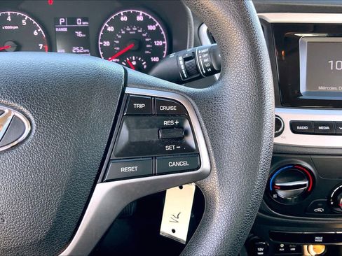 Used 2021 Hyundai Accent SE image 23