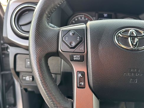 Used 2021 Toyota Tacoma TRD Off-Road image 18