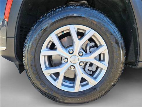 Used 2022 Jeep Grand Cherokee L Limited w/ Trailer Tow Group (B) image 24