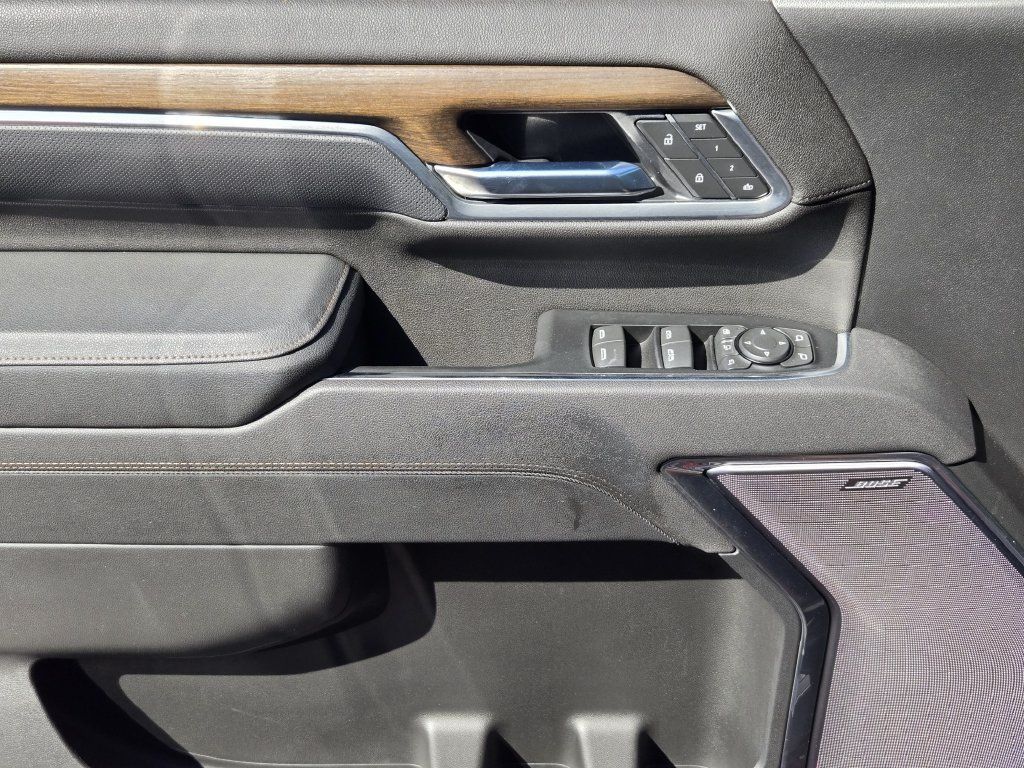 Used 2025 Chevrolet Silverado 3500 High Country w/ High Country Premium Package AWD/4WD image 24