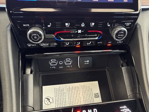 New 2025 Jeep Grand Cherokee L Summit w/ Advanced Protech Group IV image 21