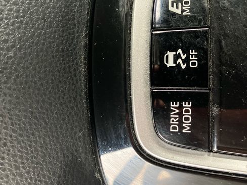 Used 2025 Toyota Corolla LE image 23