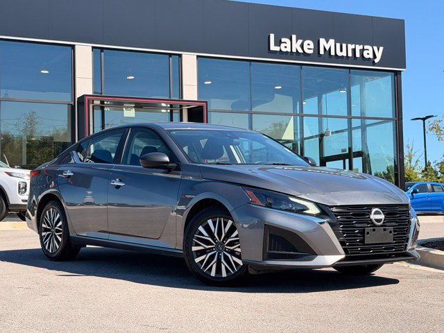 Used 2025 Nissan Altima 2.5 SV FWD image 1