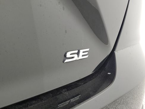 Used 2025 Toyota Camry SE FWD image 7
