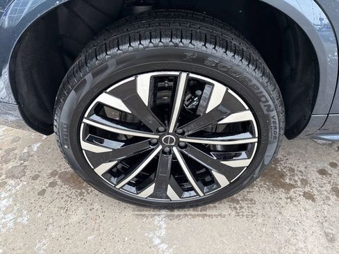 New 2026 Volvo XC90 B6 Plus w/ Protection Package Premier AWD/4WD image 15