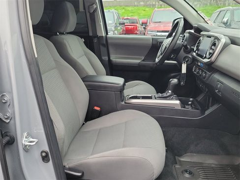 Used 2021 Toyota Tacoma SR5 w/ Technology Package image 15
