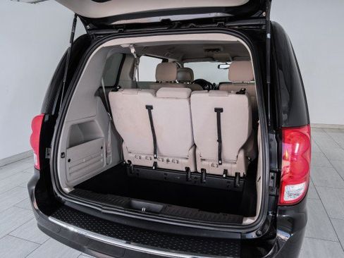 Used 2018 Dodge Grand Caravan SE w/ UConnect Hands-Free Group FWD image 47