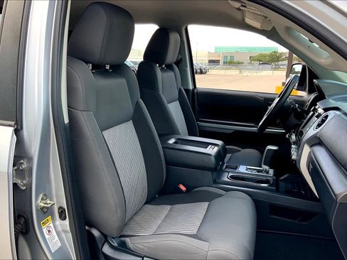 Used 2016 Toyota Tundra SR5 w/ SR5 Upgrade Package image 9