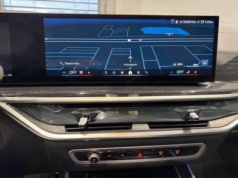 Used 2025 BMW X5 xDrive40i w/ M Sport Package image 22