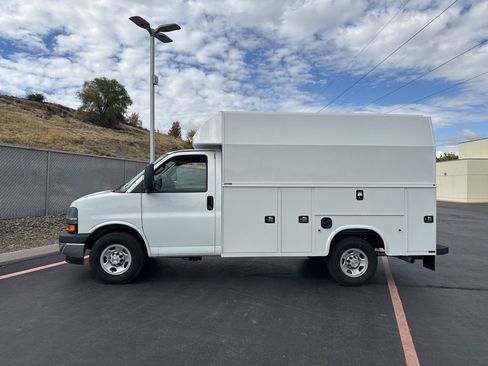 New 2024 Chevrolet Express 3500 w/ Power Convenience Package RWD image 3