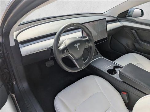 Used 2021 Tesla Model 3 Standard Range Plus image 10