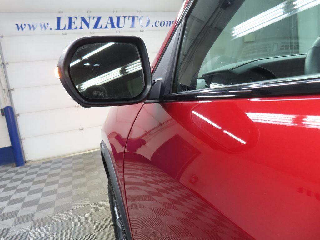 Used 2026 GMC Acadia AT4 w/ LPO, Floor Liner Package AWD/4WD image 70