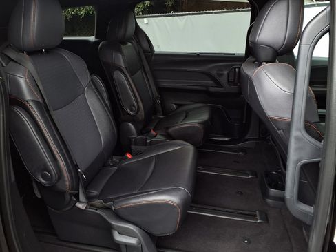 Certified 2024 Toyota Sienna XSE w/ XSE Plus Package FWD image 21