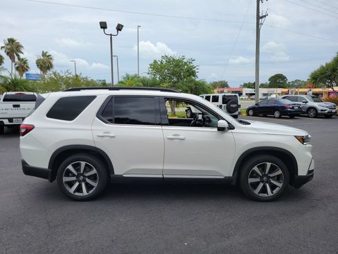 Used 2025 Honda Pilot Touring image 5