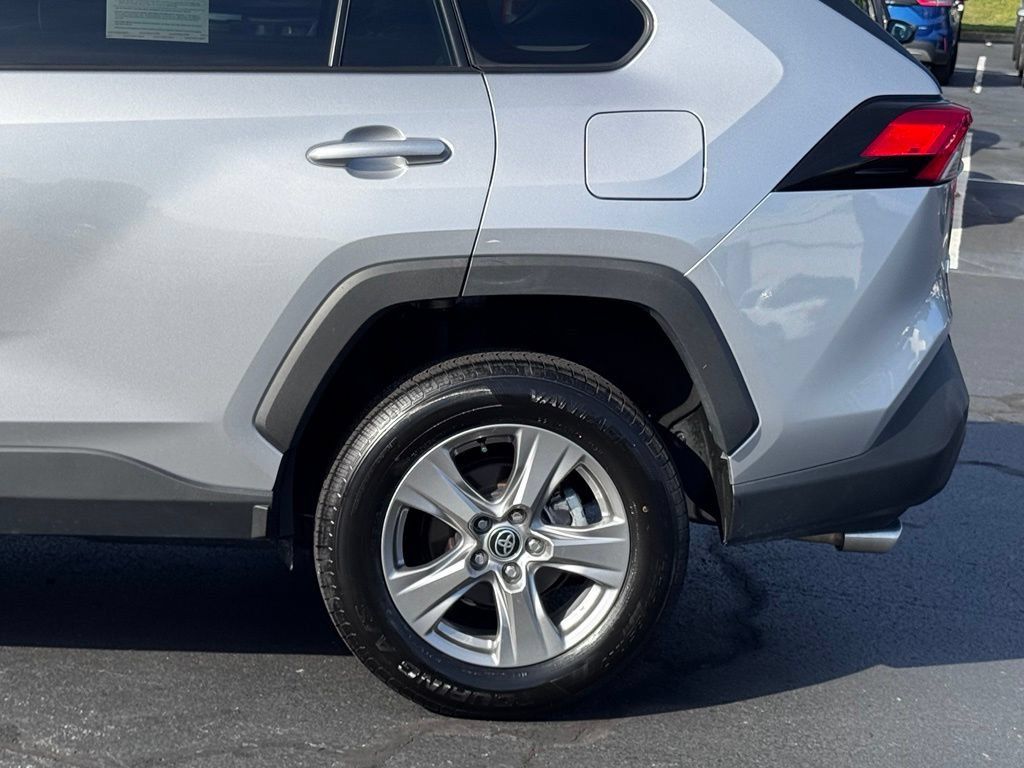 Used 2024 Toyota RAV4 XLE FWD image 35