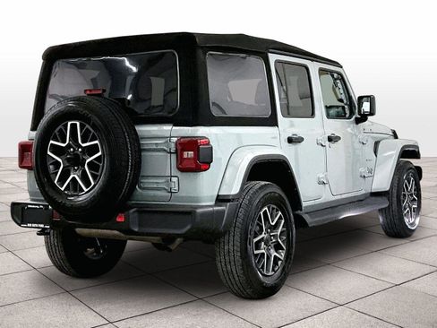 Used 2024 Jeep Wrangler Unlimited Sahara AWD/4WD image 11