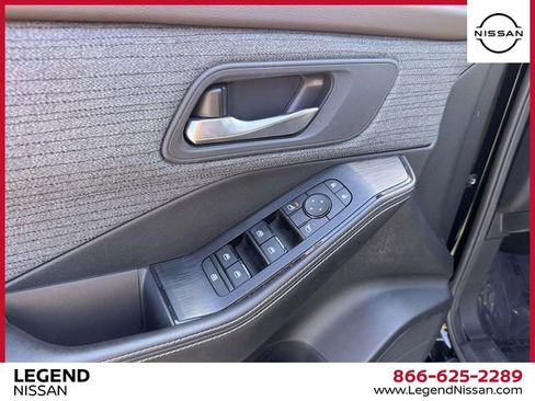 Used 2023 Nissan Rogue SV image 14