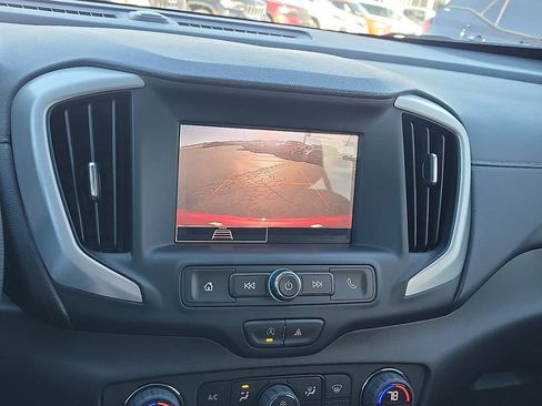 Used 2023 GMC Terrain SLE w/ Driver Convenience Package image 16