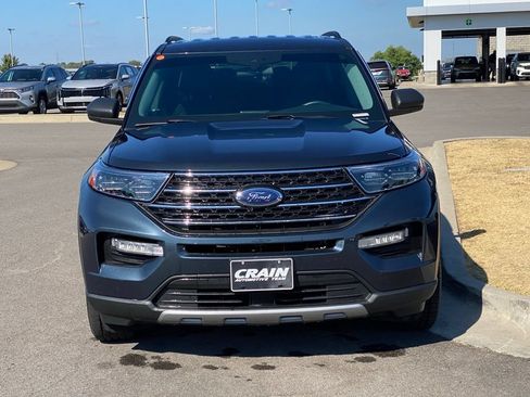 Used 2022 Ford Explorer XLT w/ Equipment Group 202A AWD/4WD image 2