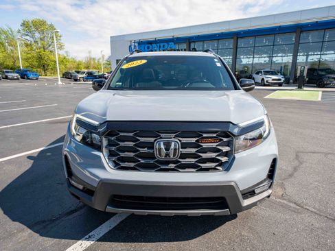 Used 2023 Honda Passport TrailSport image 2