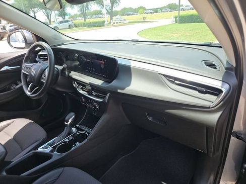 Used 2025 Buick Encore GX Preferred FWD image 25