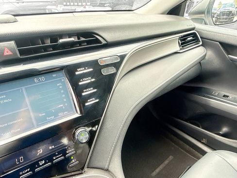 Used 2019 Toyota Camry SE image 24