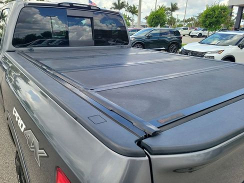 Used 2019 Nissan Titan PRO-4X w/ Pro-4x Convenience Package AWD/4WD image 14