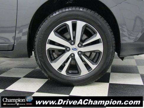 Used 2019 Subaru Outback 2.5i Limited image 3