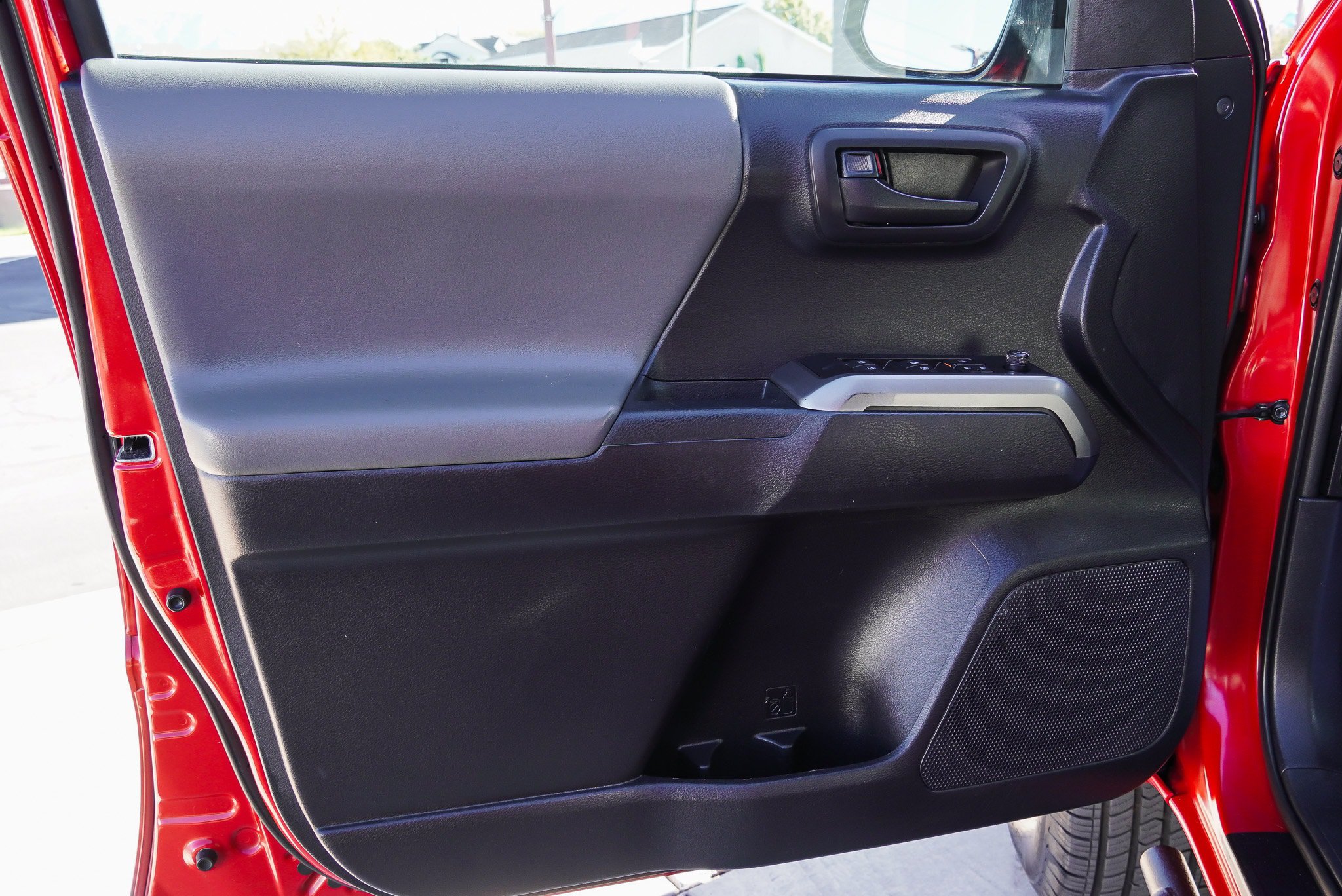 Used 2019 Toyota Tacoma SR5 AWD/4WD image 22