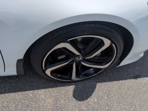 Used 2022 Honda Accord Sport image 8