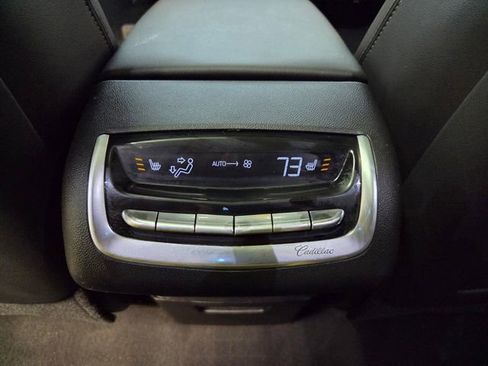 Used 2024 Cadillac XT6 Premium Luxury w/ Technology Package FWD image 18