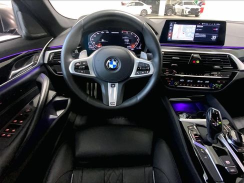 Used 2020 BMW M550i xDrive w/ Executive Package image 5