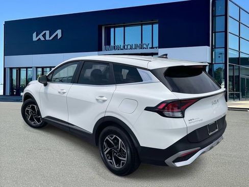Certified 2024 Kia Sportage LX FWD image 4