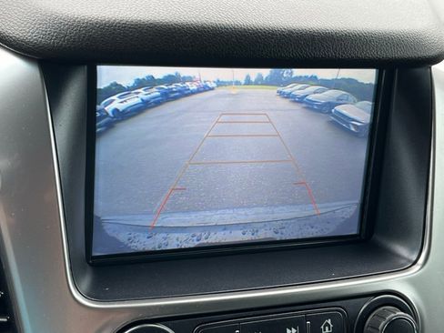 Used 2019 Chevrolet Suburban LT image 14