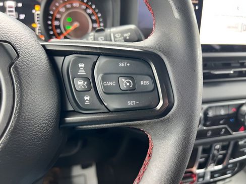 Used 2024 Jeep Wrangler Unlimited Rubicon AWD/4WD image 29