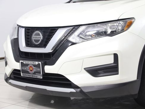 Used 2018 Nissan Rogue SV image 49