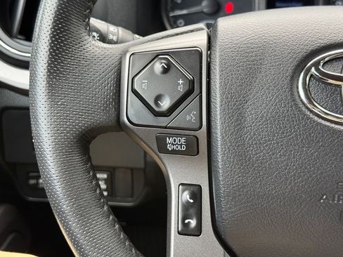 Used 2023 Toyota Tacoma TRD Sport w/ Technology Package AWD/4WD image 27