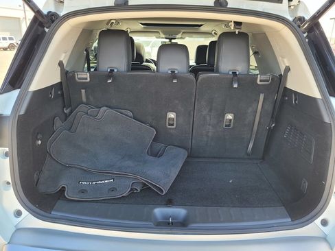 Used 2025 Nissan Pathfinder SL w/ SL Premium Package FWD image 10