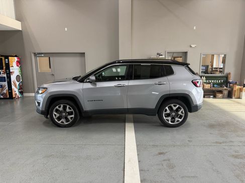 Used 2018 Jeep Compass Limited w/ Navigation Group AWD/4WD image 1