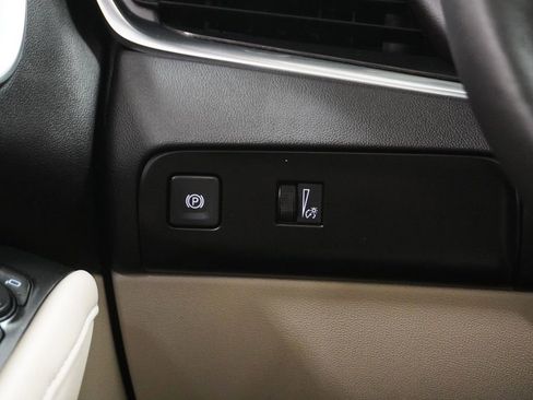 Used 2023 Buick Enclave Essence w/ Experience Buick Package image 21