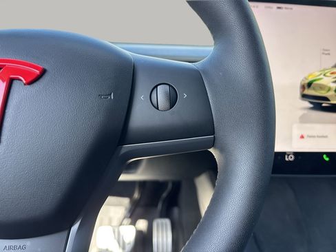 Used 2022 Tesla Model Y Performance image 29