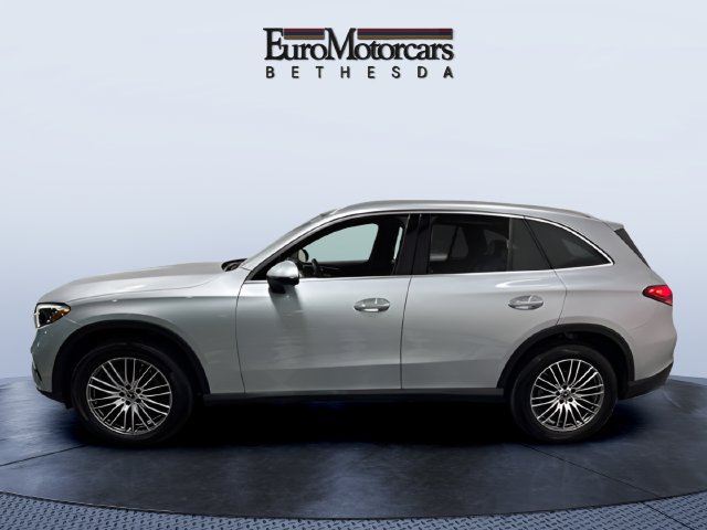 Used 2024 Mercedes-Benz GLC 300 4MATIC image 2